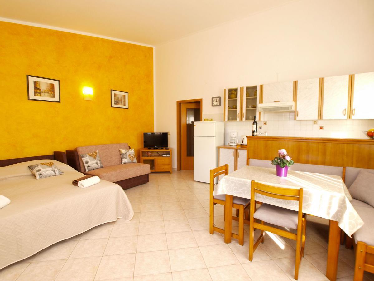 Apartments Iva 1534 普拉 外观 照片